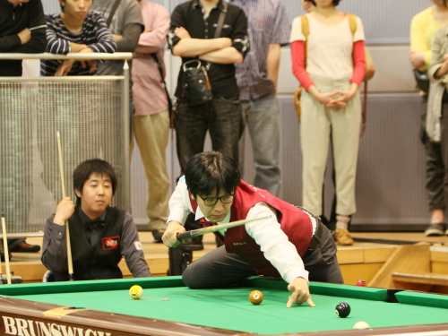 http://www.billiards-cues.jp/news/2012/tour/12amanine02.JPG