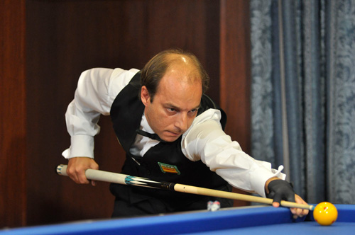 http://www.billiards-cues.jp/news/2012/tour/yamani_san.jpg