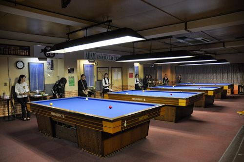 http://www.billiards-cues.jp/news/2012/tour/eme_hall01.jpg