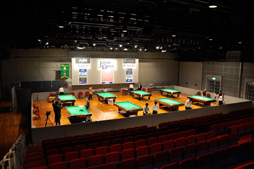 jo01_hall1.jpg
