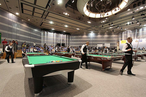 13ajkitatani_hall.jpg