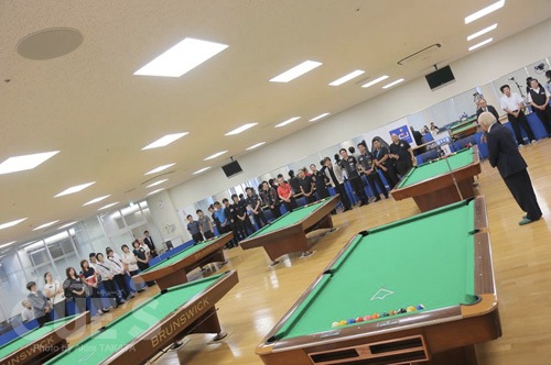 14tokai_hall_th.jpg