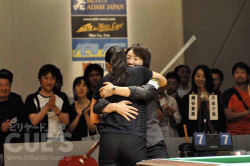 jo2012_4_th.jpg